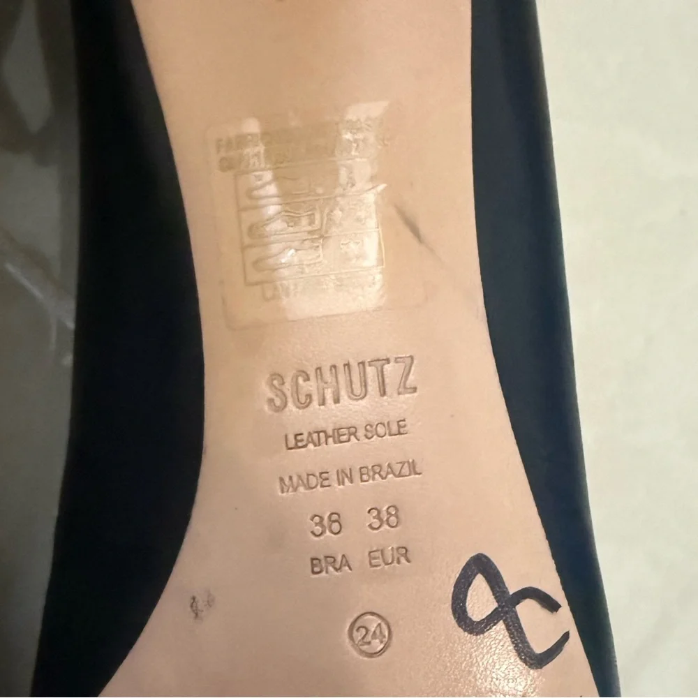 SCHUTZ classic black